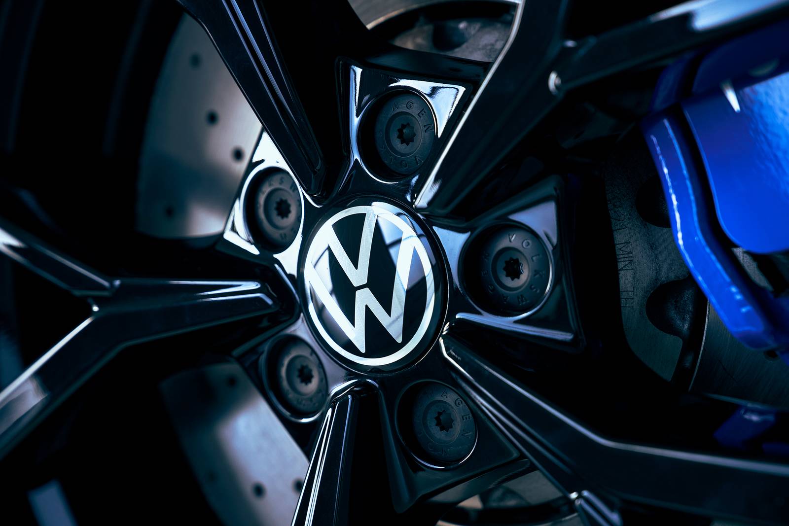 2023 Volkswagen Golf R — OEM photo 1