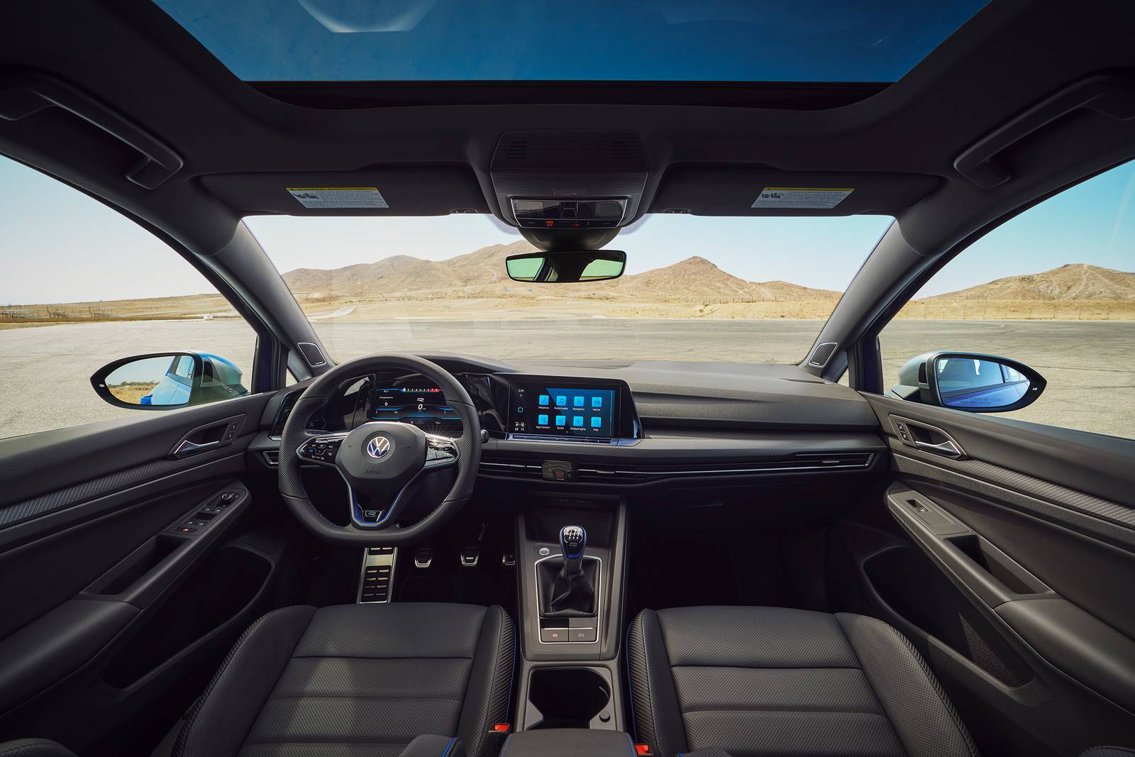 2023 Volkswagen Golf R interior D