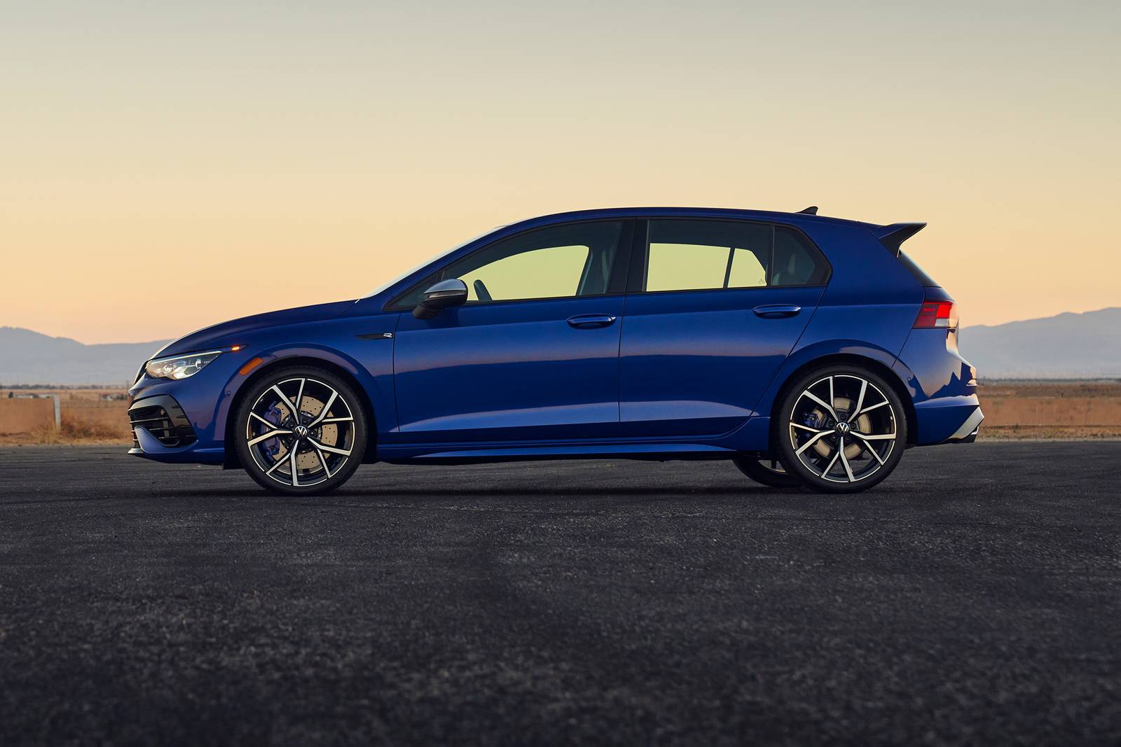 Volkswagen Golf R 4dr Hatchback Profile