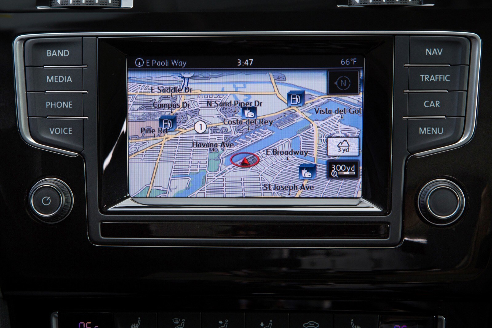 2015 Volkswagen Golf interior NAVSYS