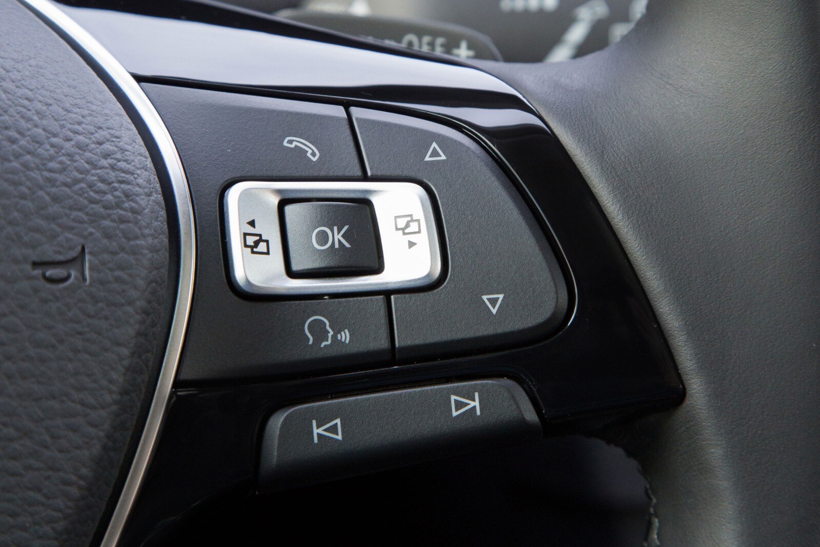 2016 Volkswagen Golf interior SWD