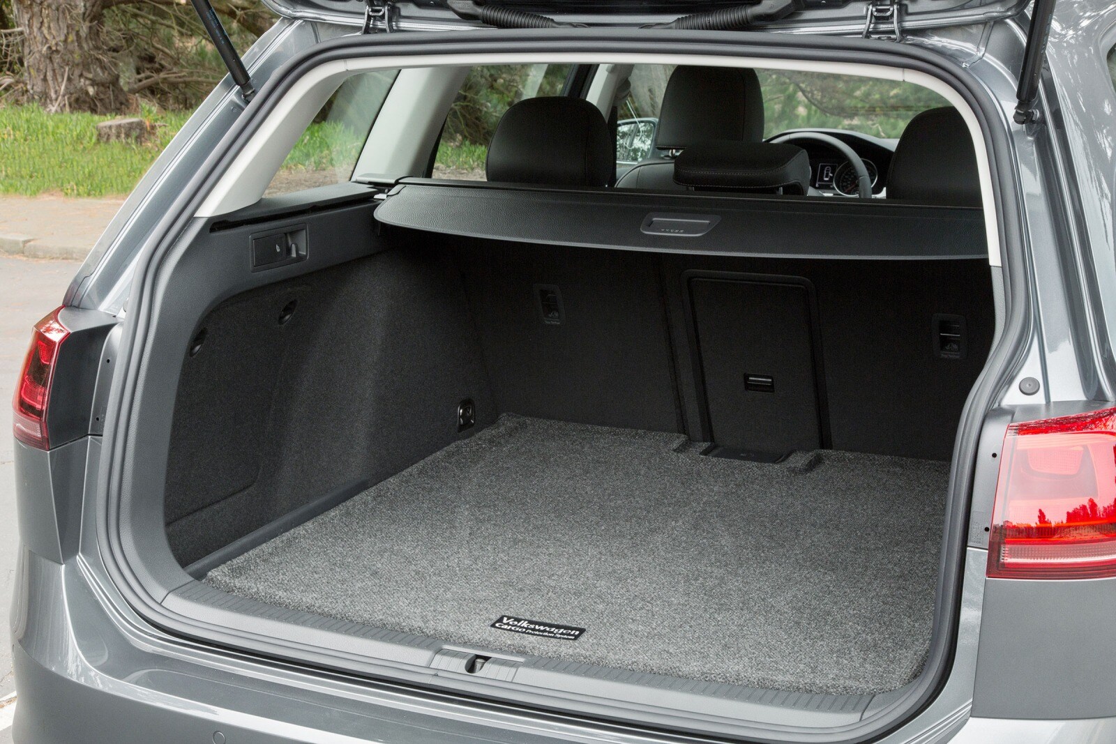 2017 Volkswagen Golf front safety CARGO