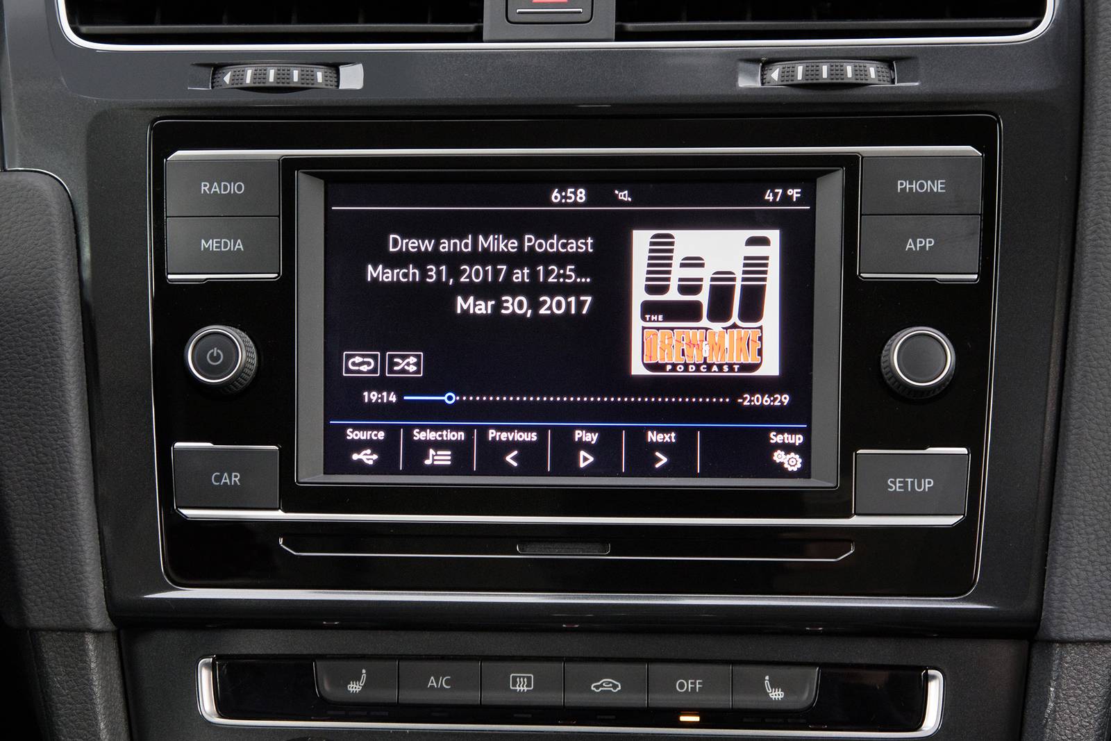 2018 Volkswagen Golf SportWagen interior CC