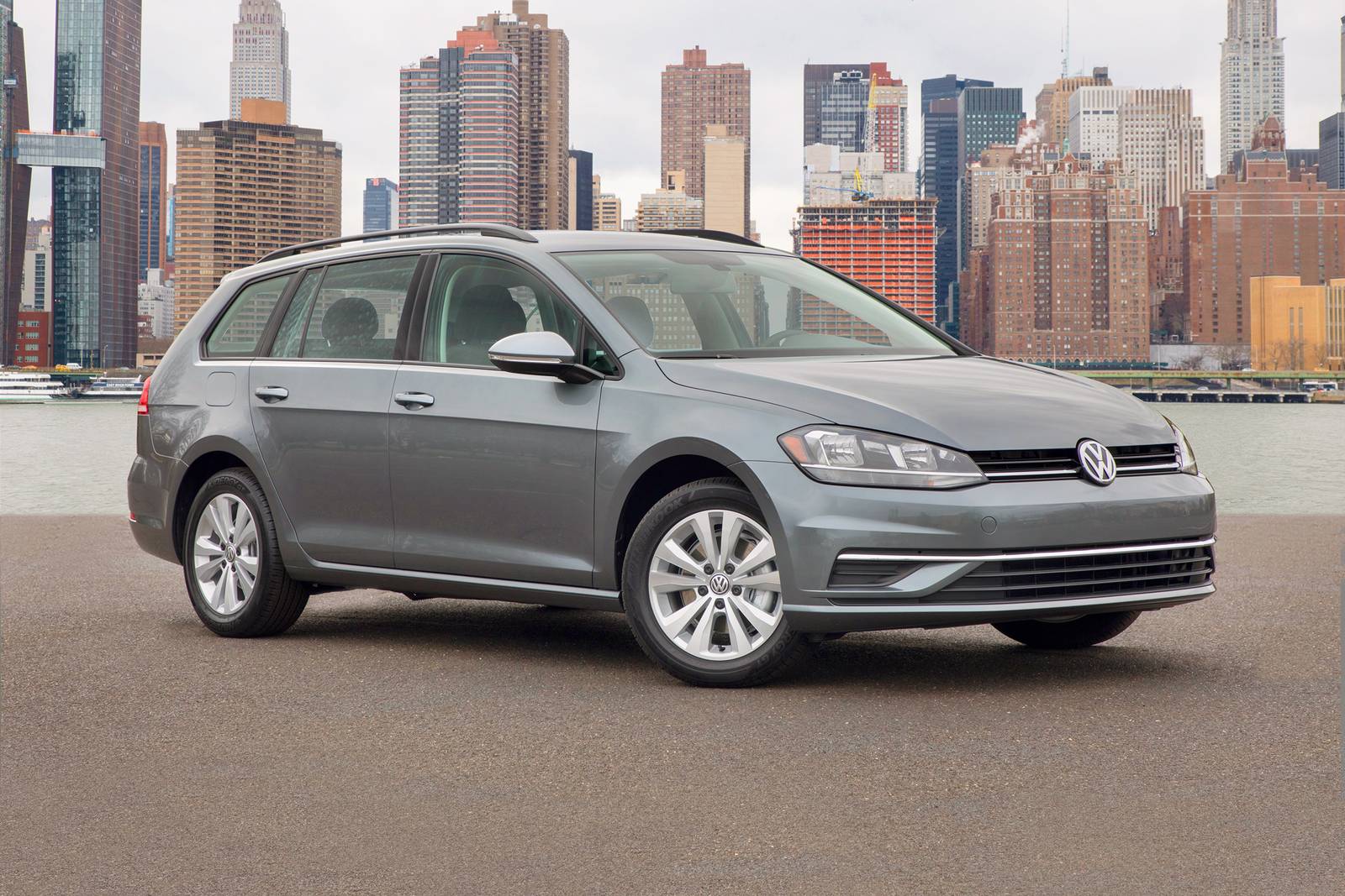 2018 Volkswagen Golf SportWagen TSI S 4Motion Wagon Exterior Shown