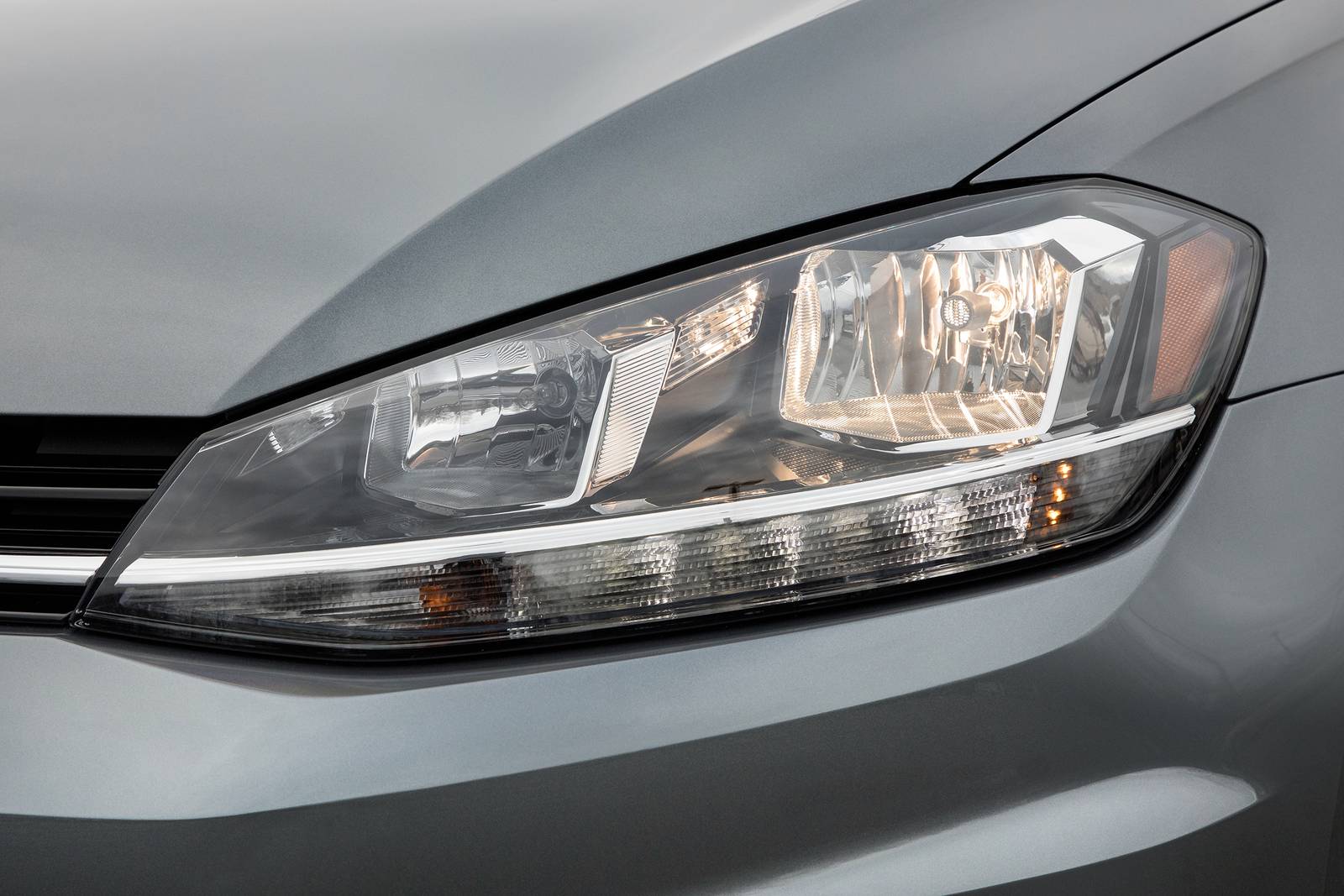 2018 Volkswagen Golf SportWagen exterior EDETAIL