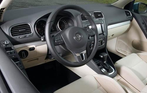 2010 Volkswagen Golf interior I
