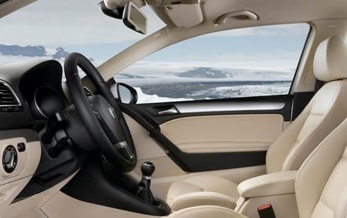 2011 Volkswagen Golf interior I