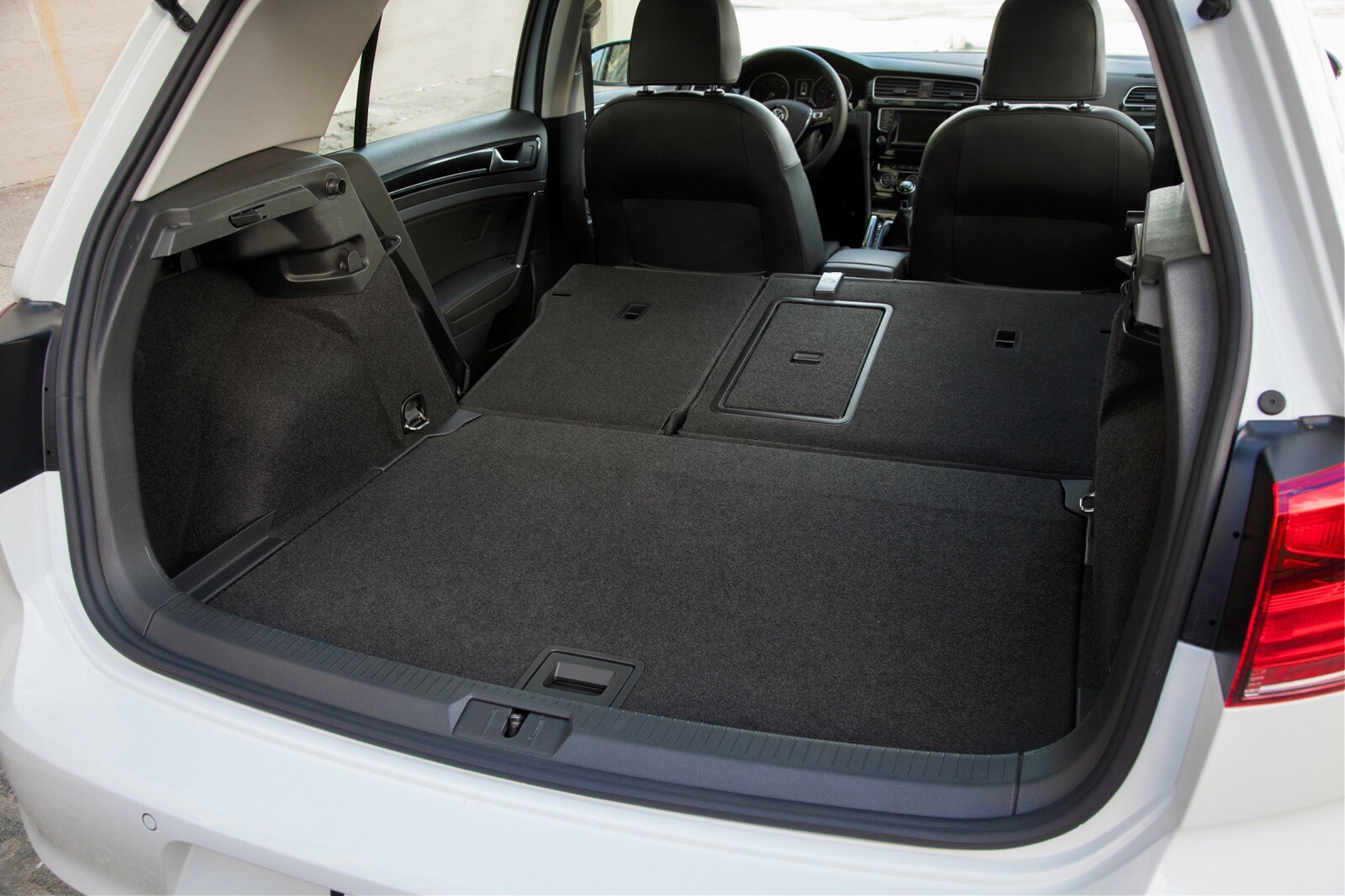 2015 Volkswagen Golf front safety CARGO