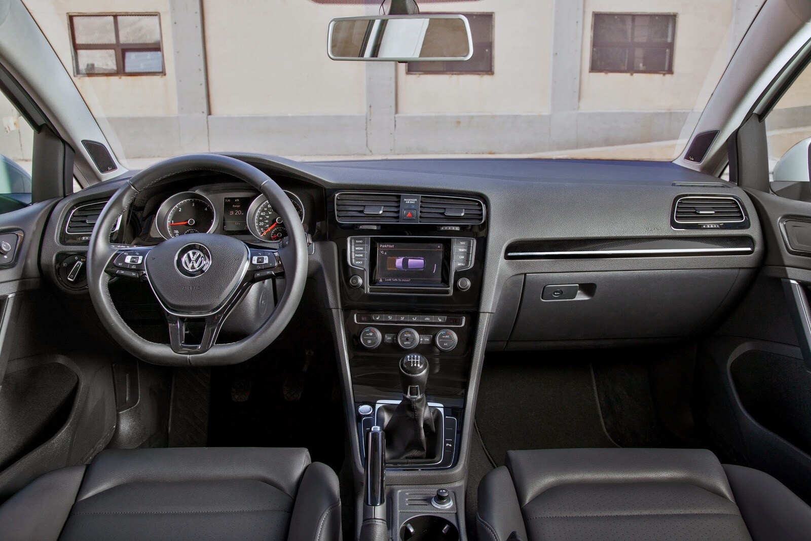 2015 Volkswagen Golf interior D
