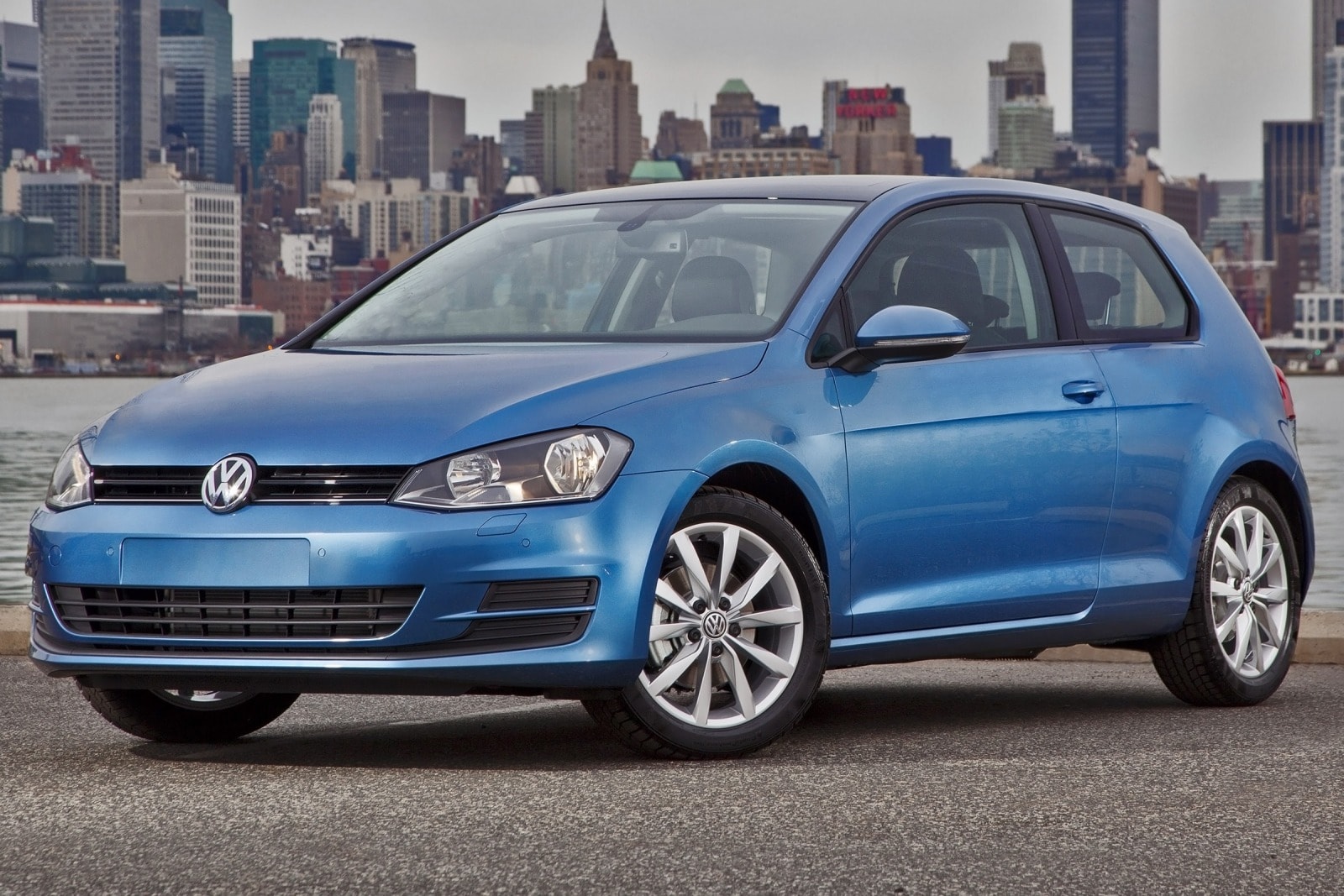 2016 Volkswagen Golf exterior FQ