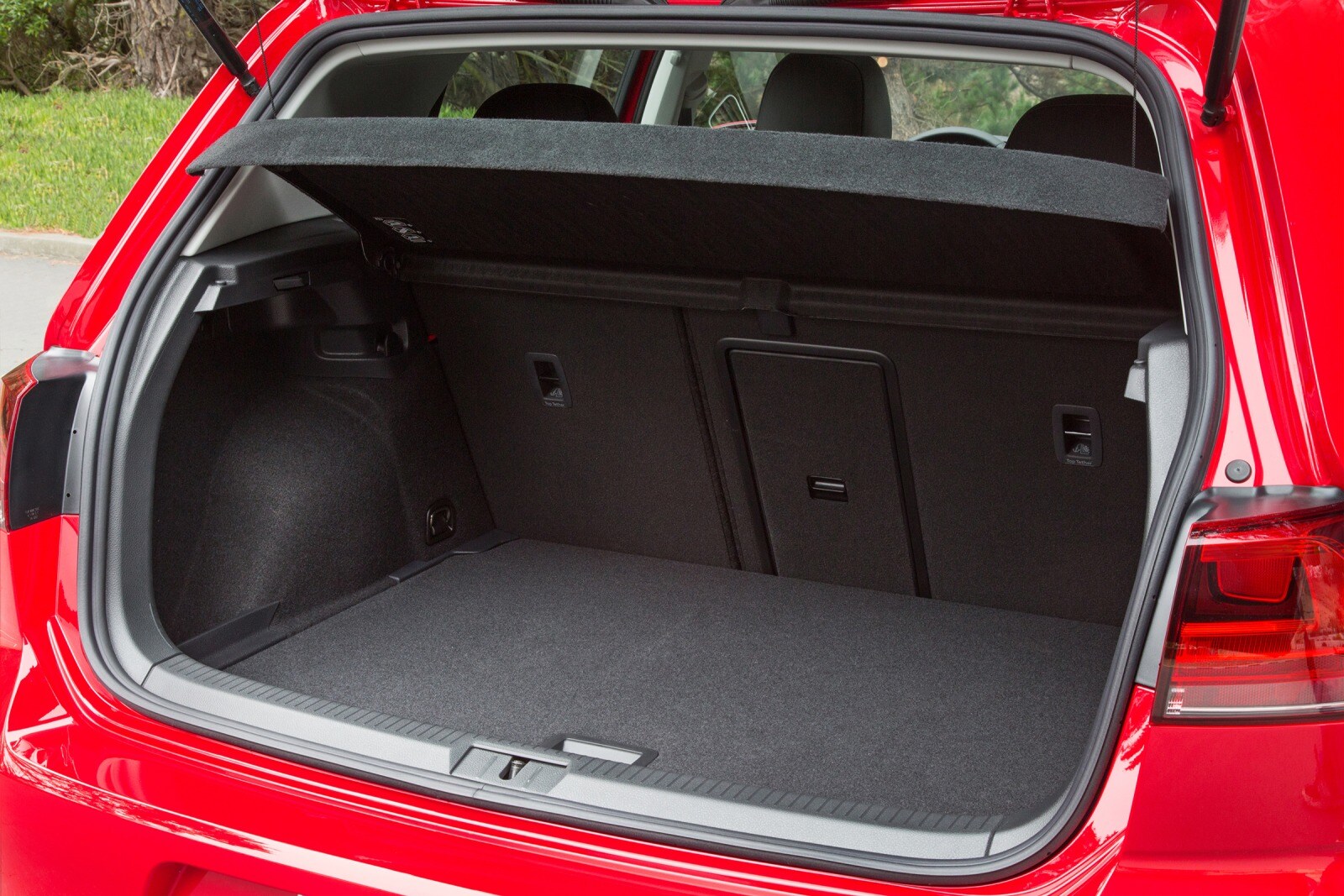 2017 Volkswagen Golf front safety CARGO