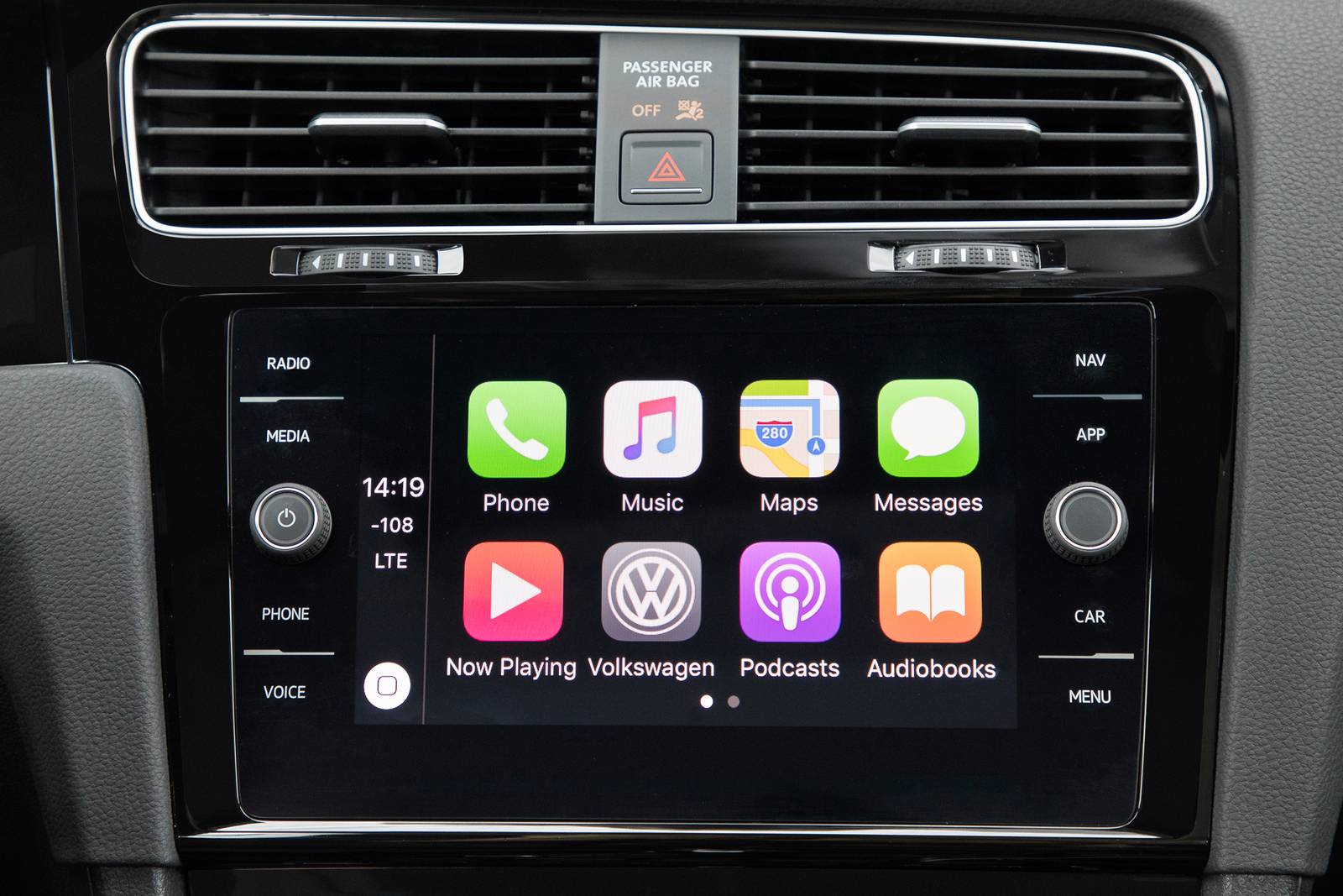 2019 Volkswagen Golf SportWagen interior CC