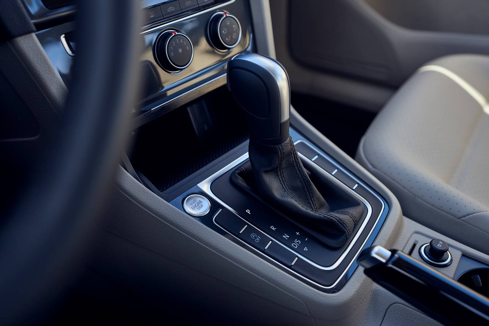 2020 Volkswagen Golf interior SHF