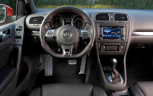 2011 Volkswagen GTI interior D