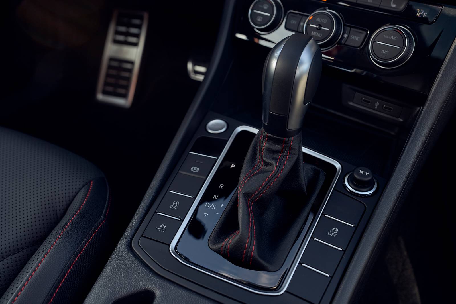 2021 Volkswagen Jetta interior SHF