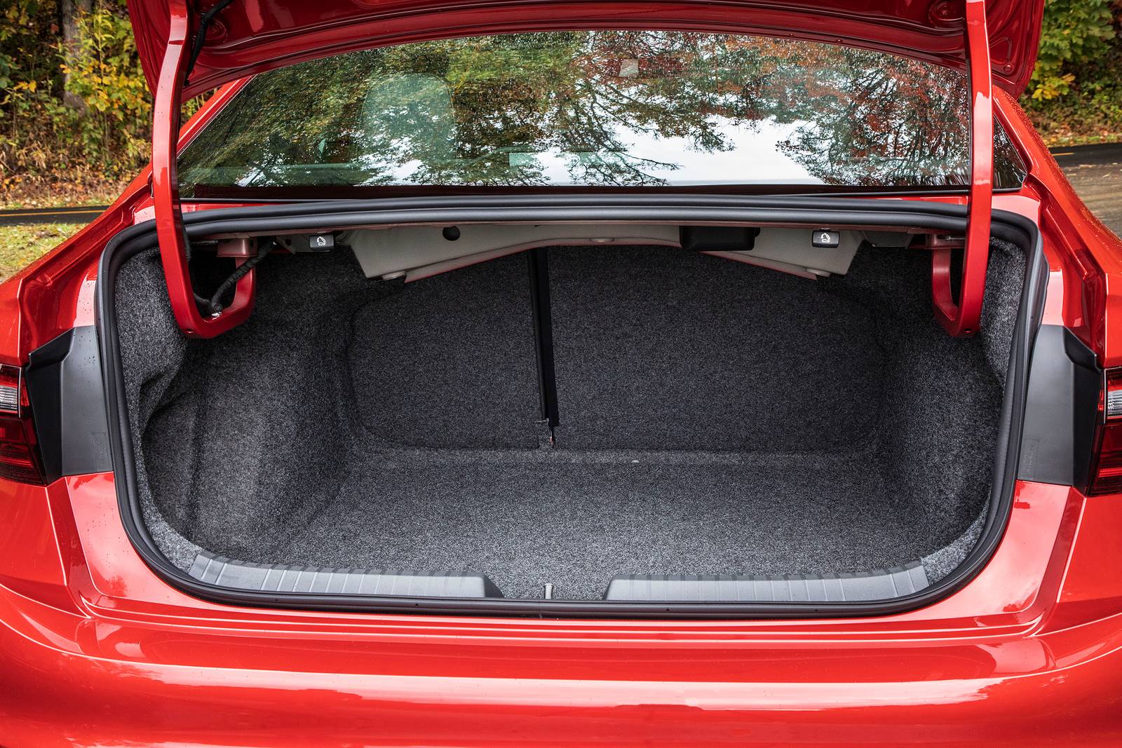 2022 Volkswagen Jetta front safety CARGO
