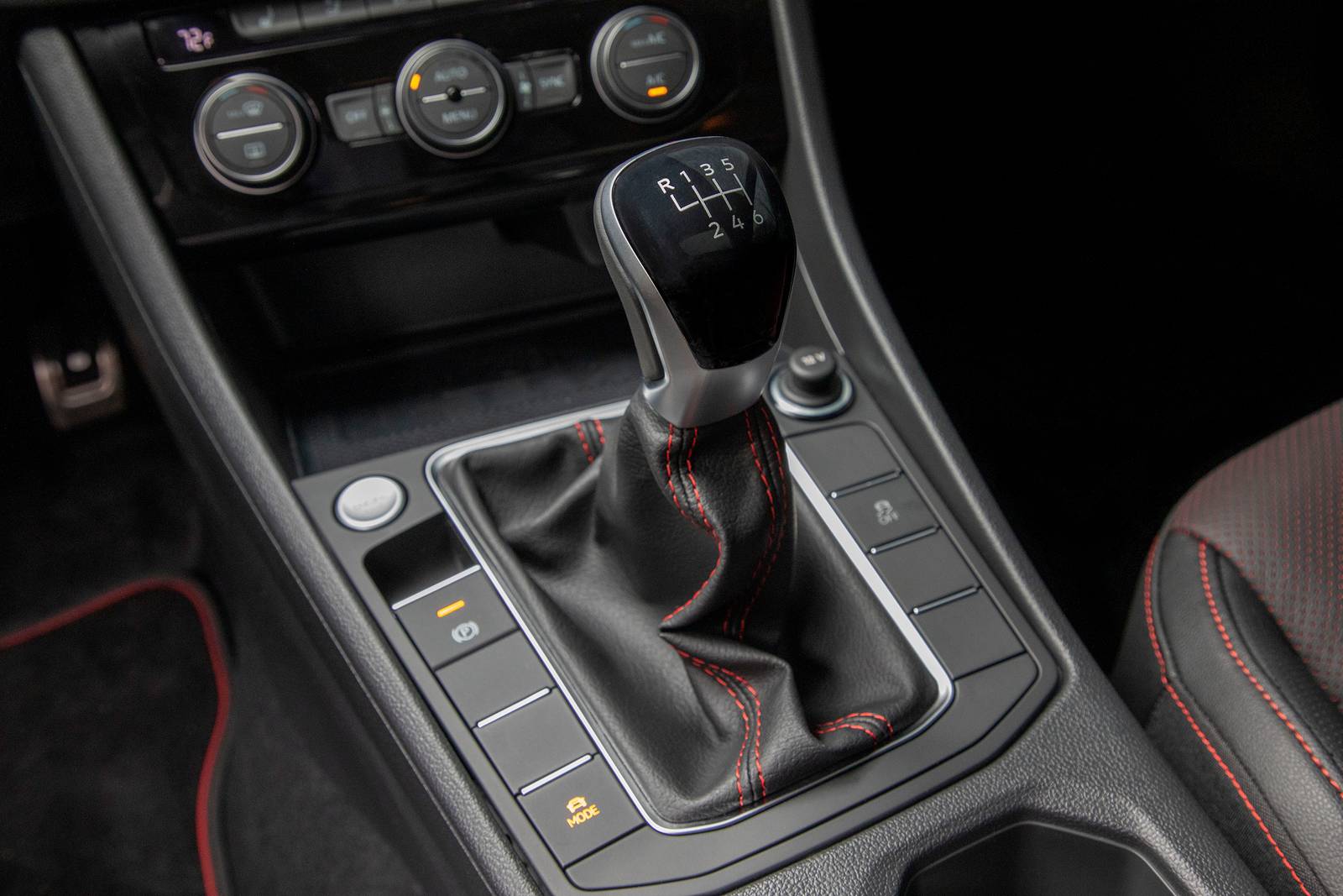 2024 Volkswagen Jetta interior SHF