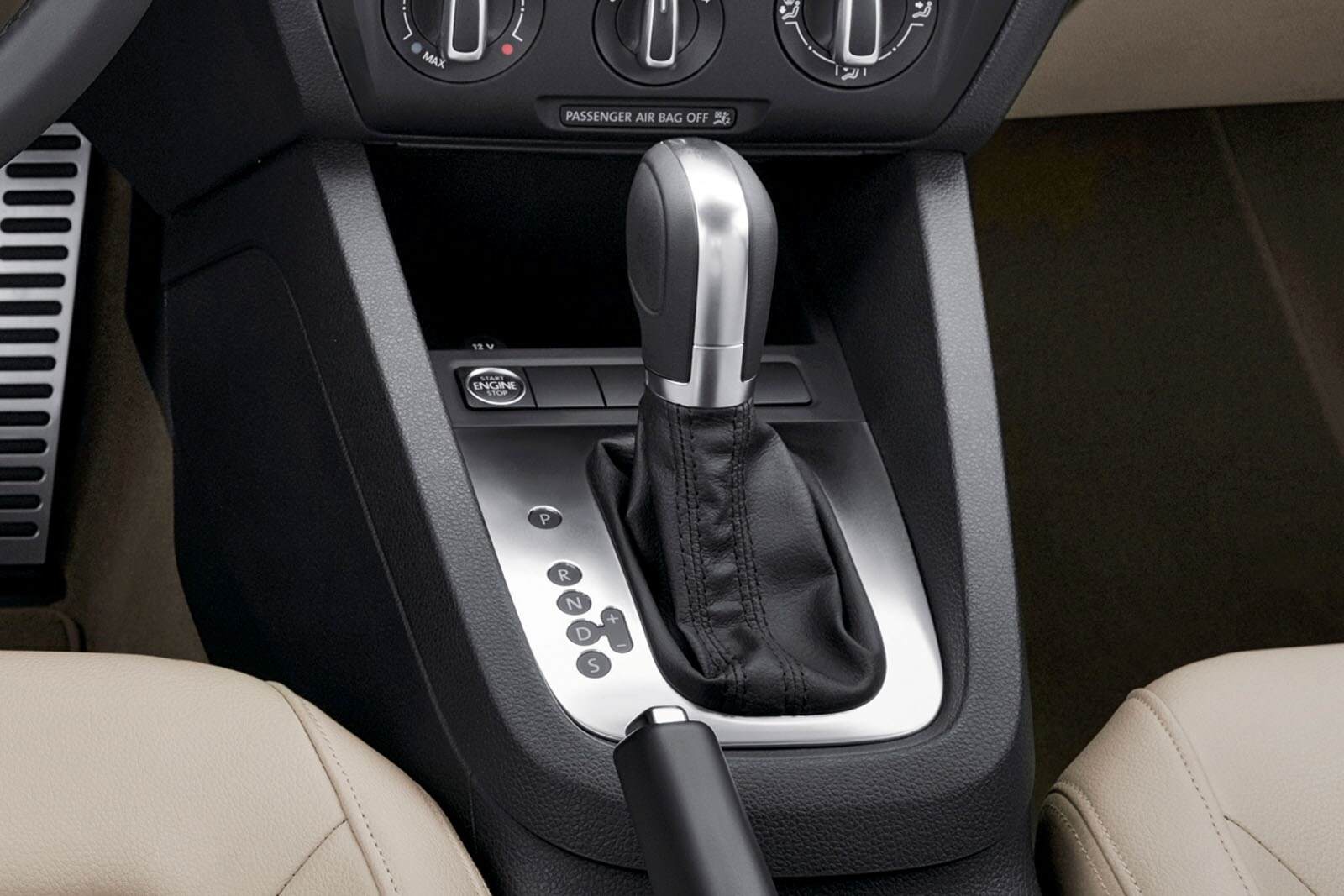 2011 Volkswagen Jetta interior shf