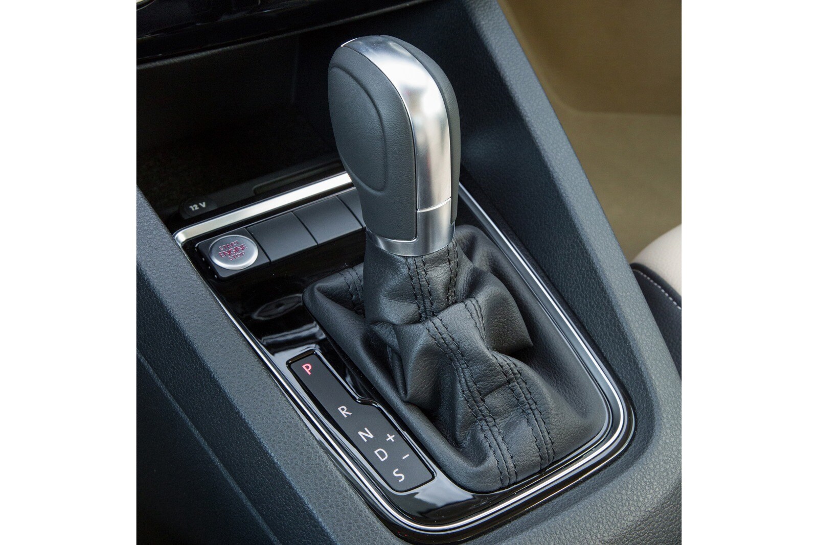 2016 Volkswagen Jetta interior SHF