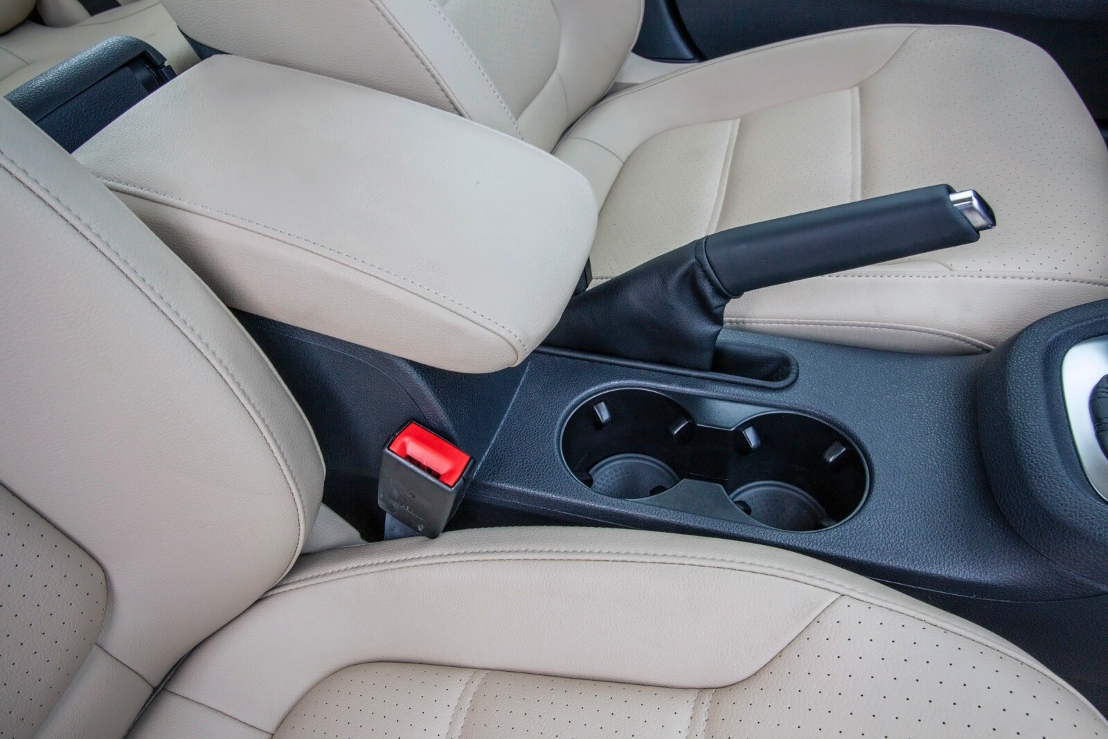 2016 Volkswagen Jetta front safety CUP