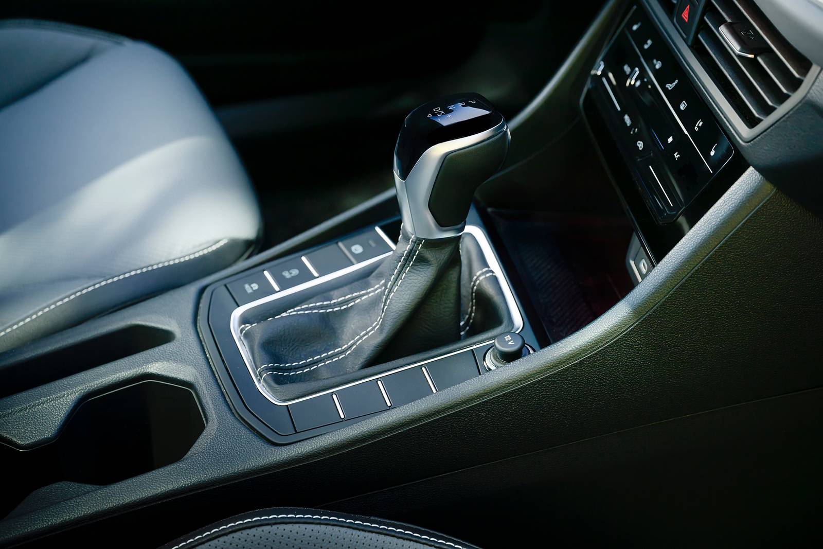 2025 Volkswagen Jetta interior SHF