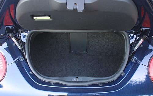 2003 Volkswagen New Beetle interior CARGO