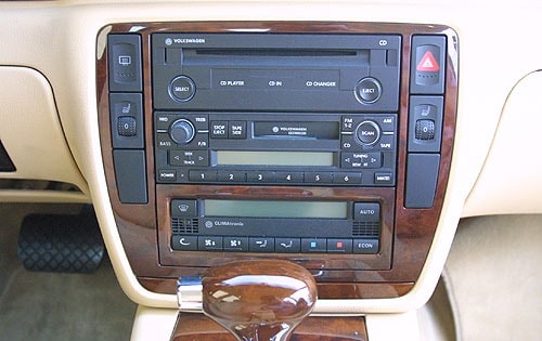 2004 Volkswagen Passat interior CC