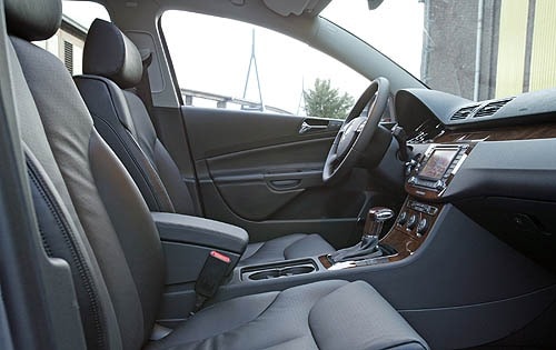 2006 Volkswagen Passat interior DETAIL