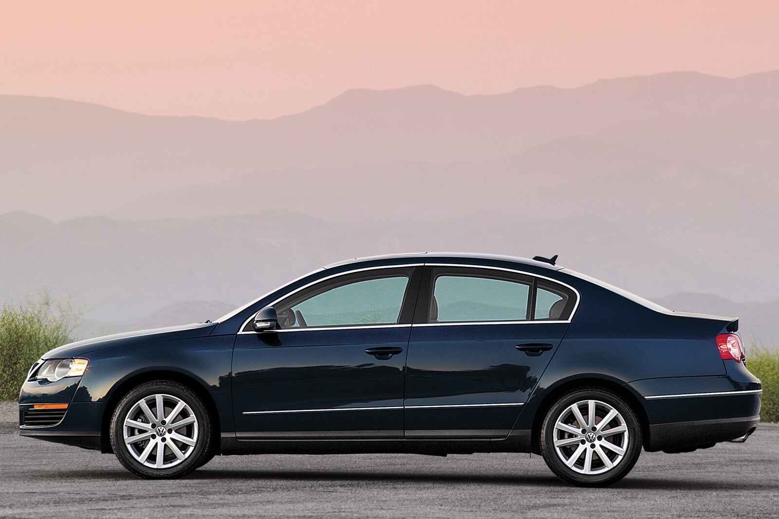 2007 Volkswagen Passat exterior FQ