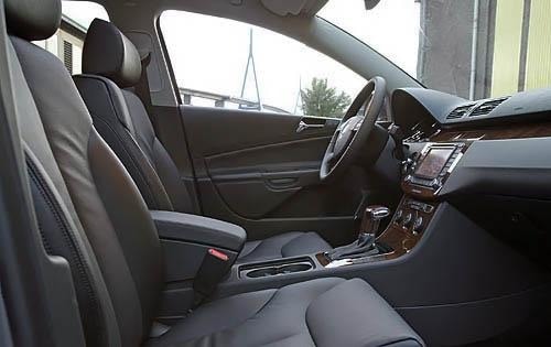 2008 Volkswagen Passat interior DETAIL