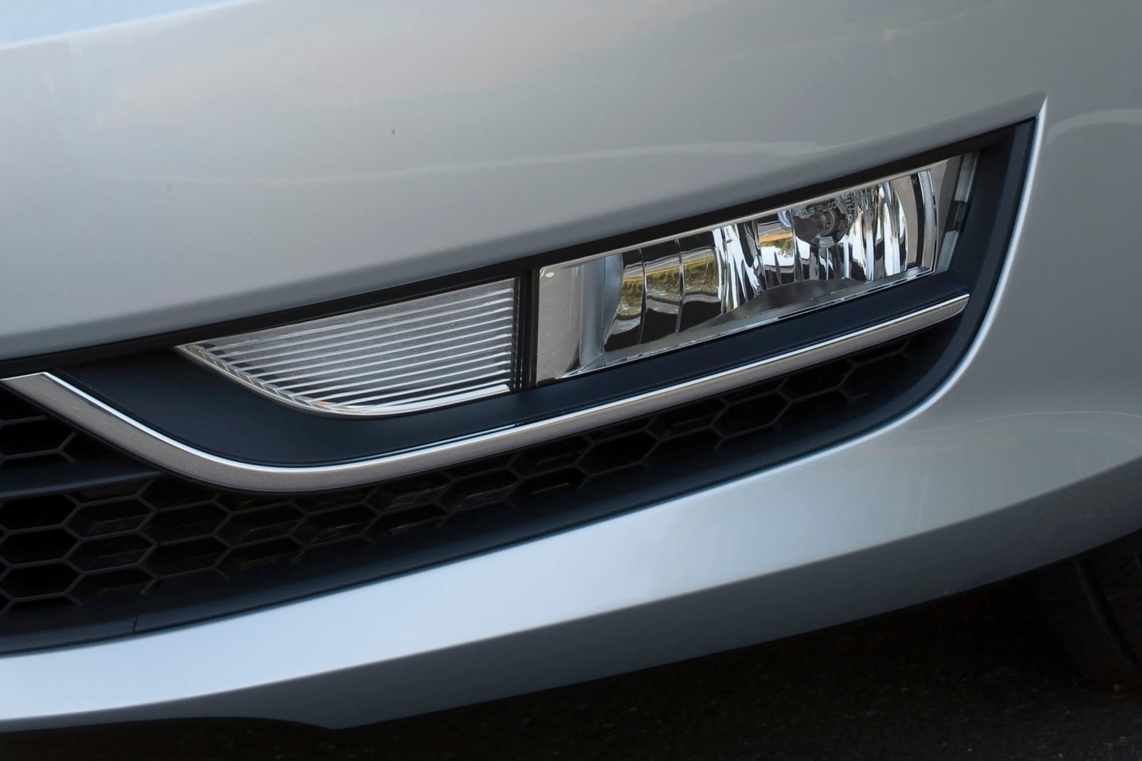 2013 Volkswagen Passat exterior FOG