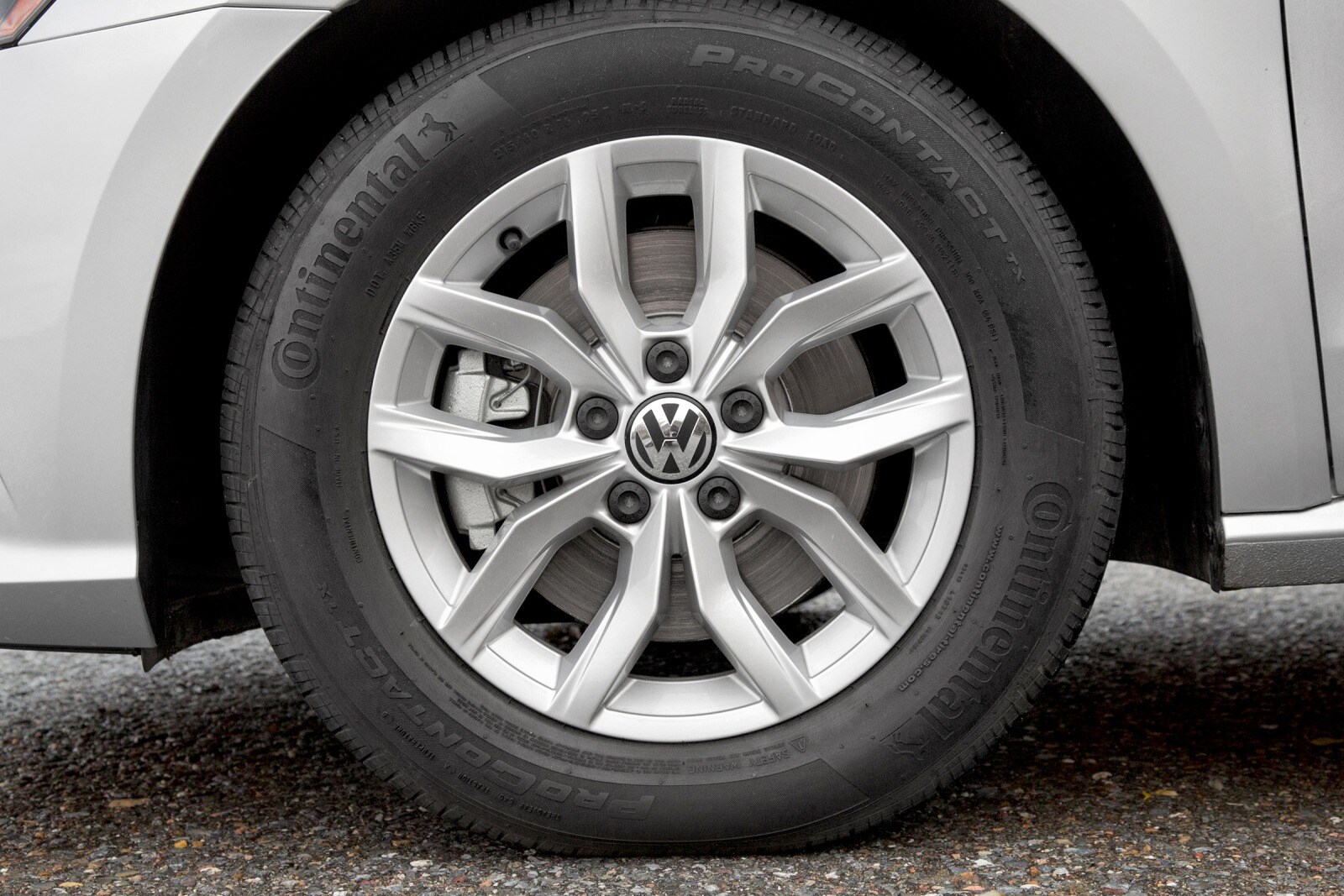 2016 Volkswagen Passat exterior W