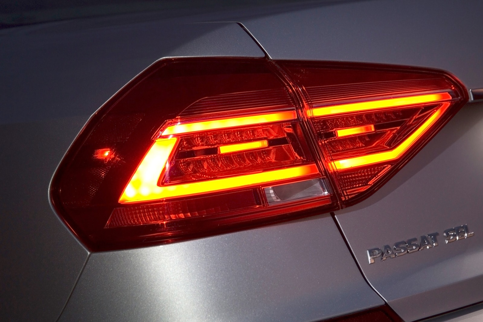 2017 Volkswagen Passat exterior EDETAIL