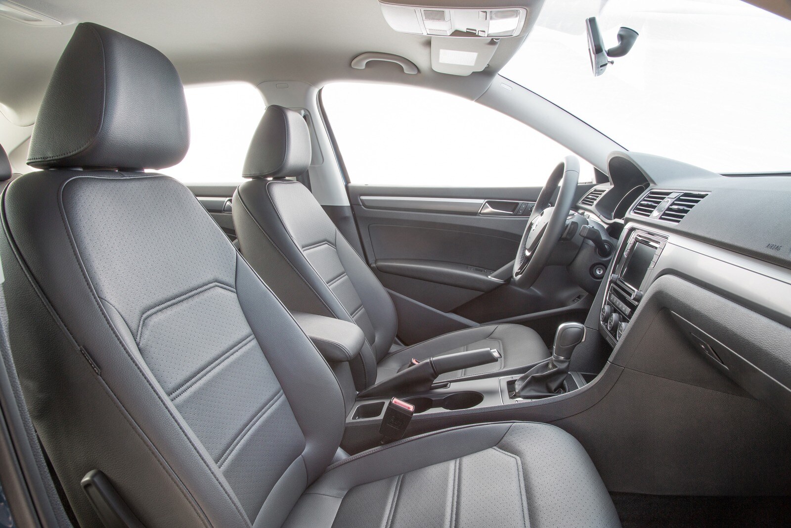 2018 Volkswagen Passat interior I