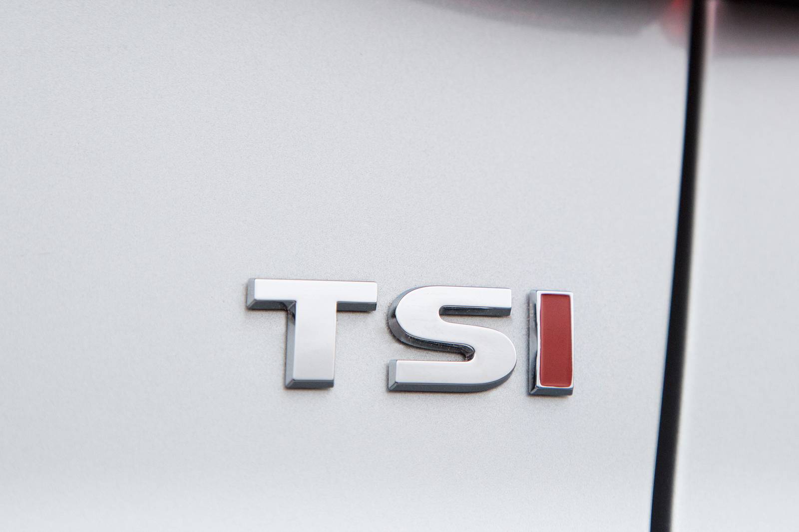 2018 Volkswagen Passat exterior RBDG