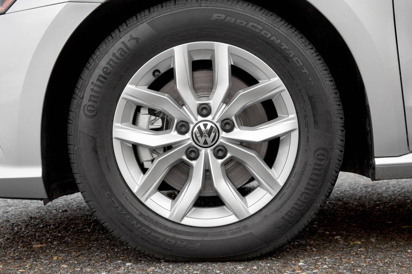 2018 Volkswagen Passat exterior W