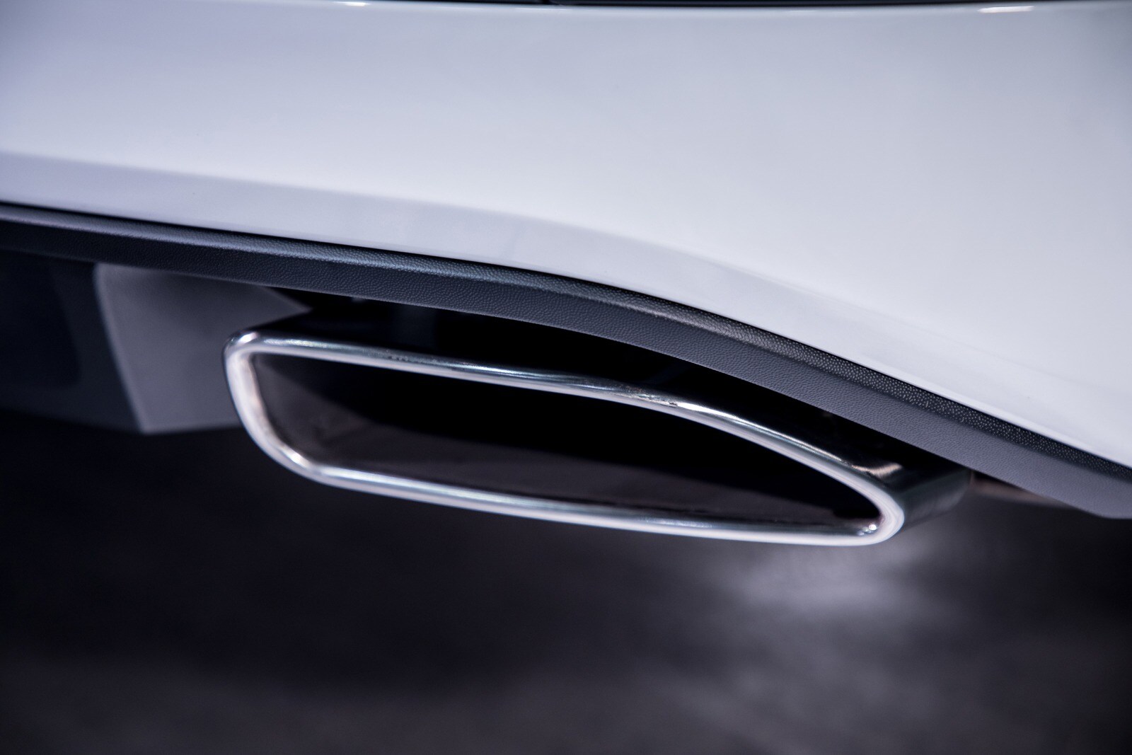 2018 Volkswagen Passat exterior EDETAIL