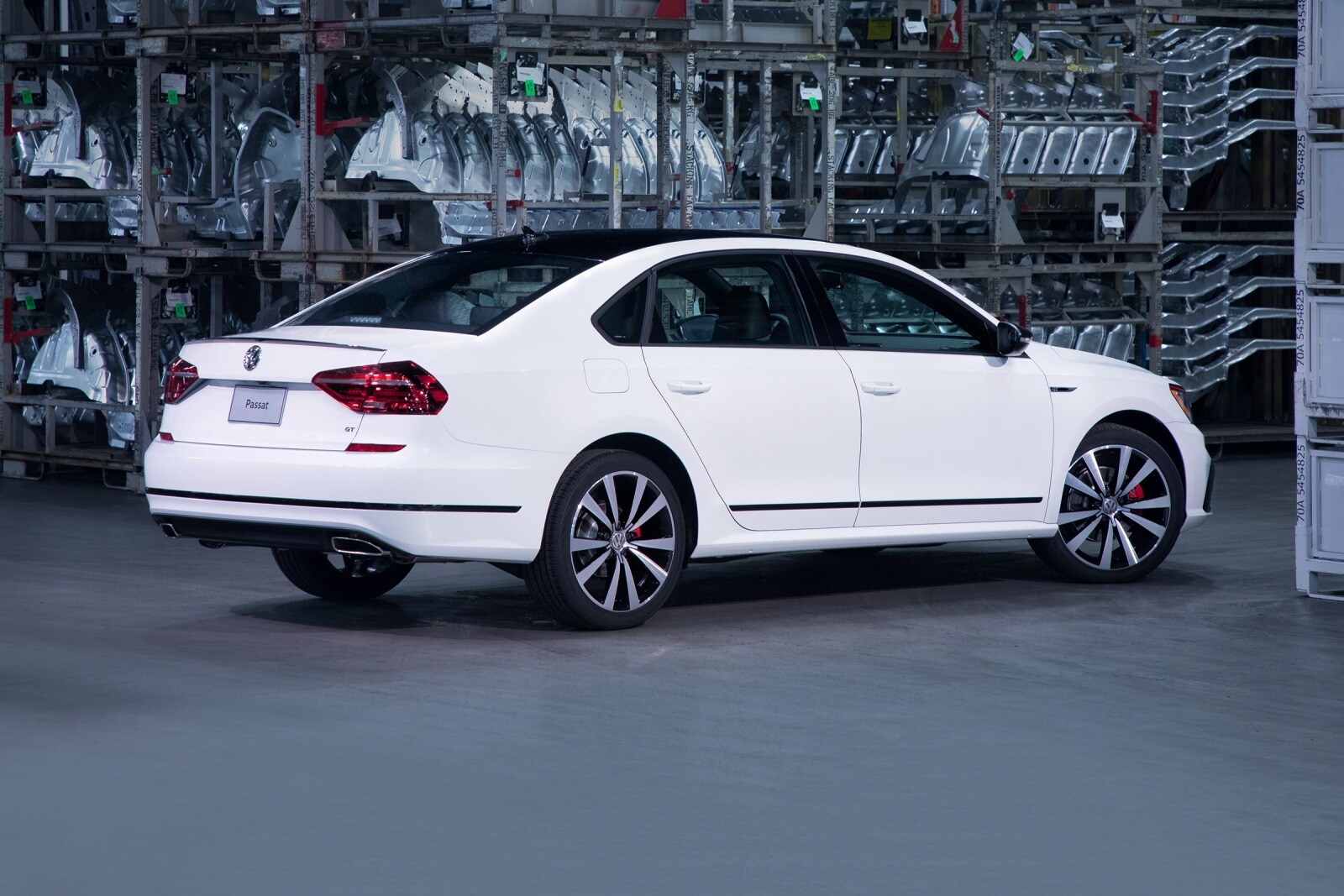 2018 Volkswagen Passat exterior F