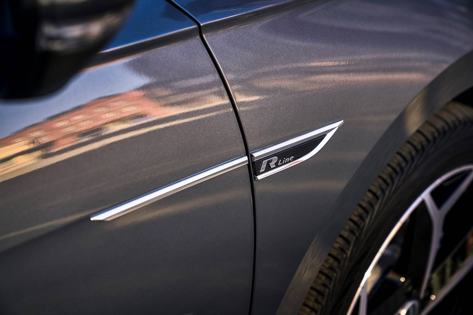 2020 Volkswagen Passat exterior FBDG