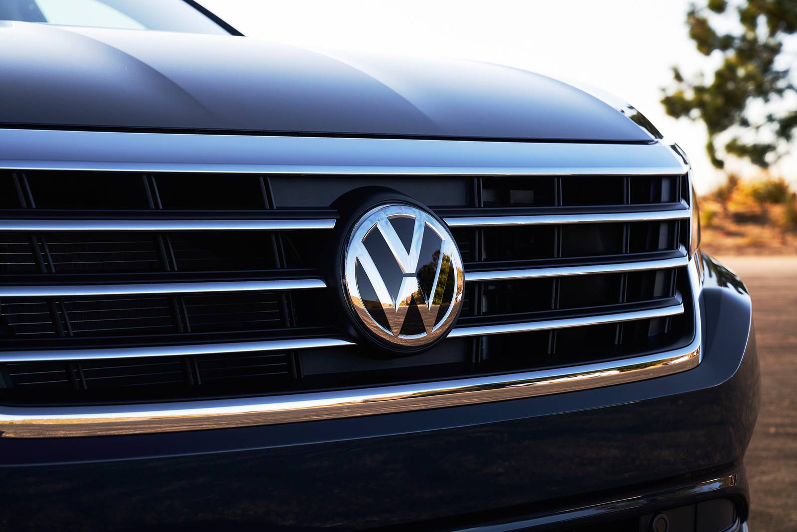 2020 Volkswagen Passat exterior FBDG