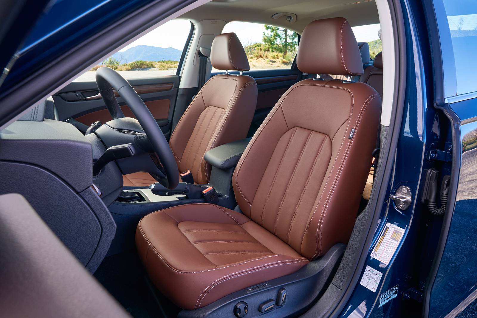 2020 Volkswagen Passat interior I