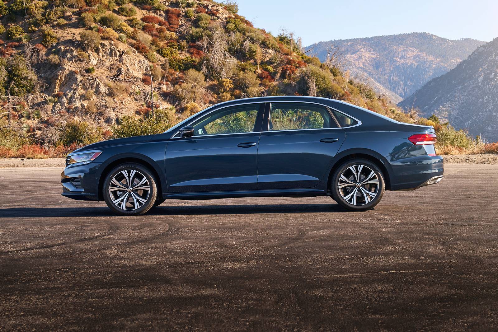 2020 Volkswagen Passat exterior S