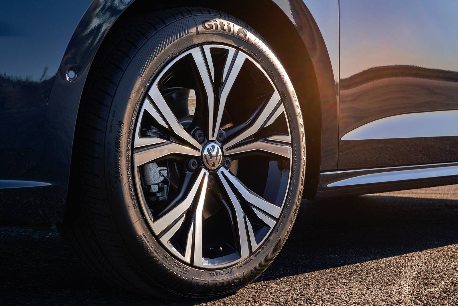 2020 Volkswagen Passat exterior W