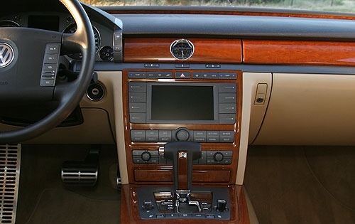2004 Volkswagen Phaeton interior CC