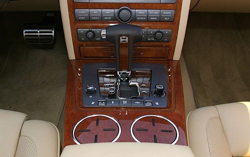2004 Volkswagen Phaeton interior CC