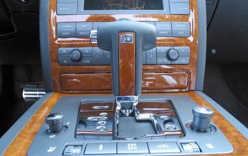 2004 Volkswagen Phaeton interior CC