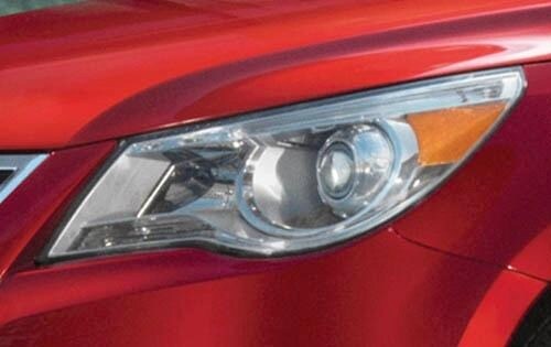 2013 Volkswagen Routan exterior EDETAIL