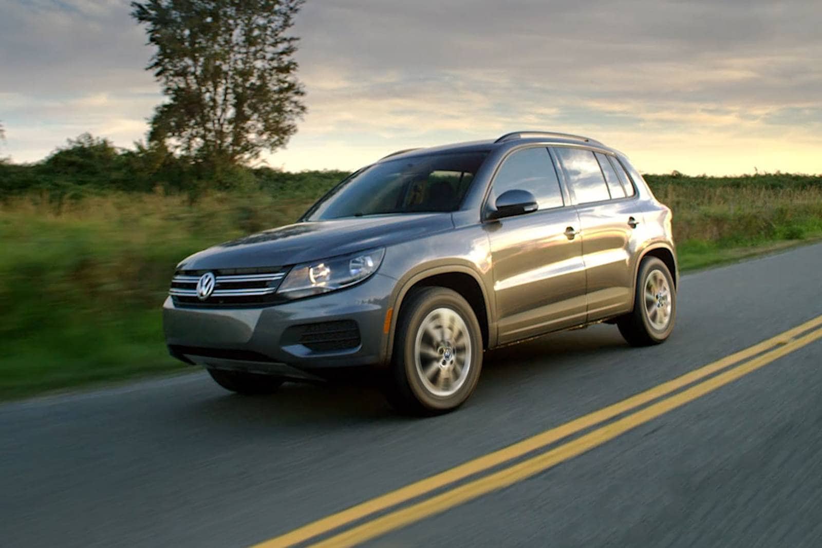 2018 Volkswagen Tiguan exterior FQ