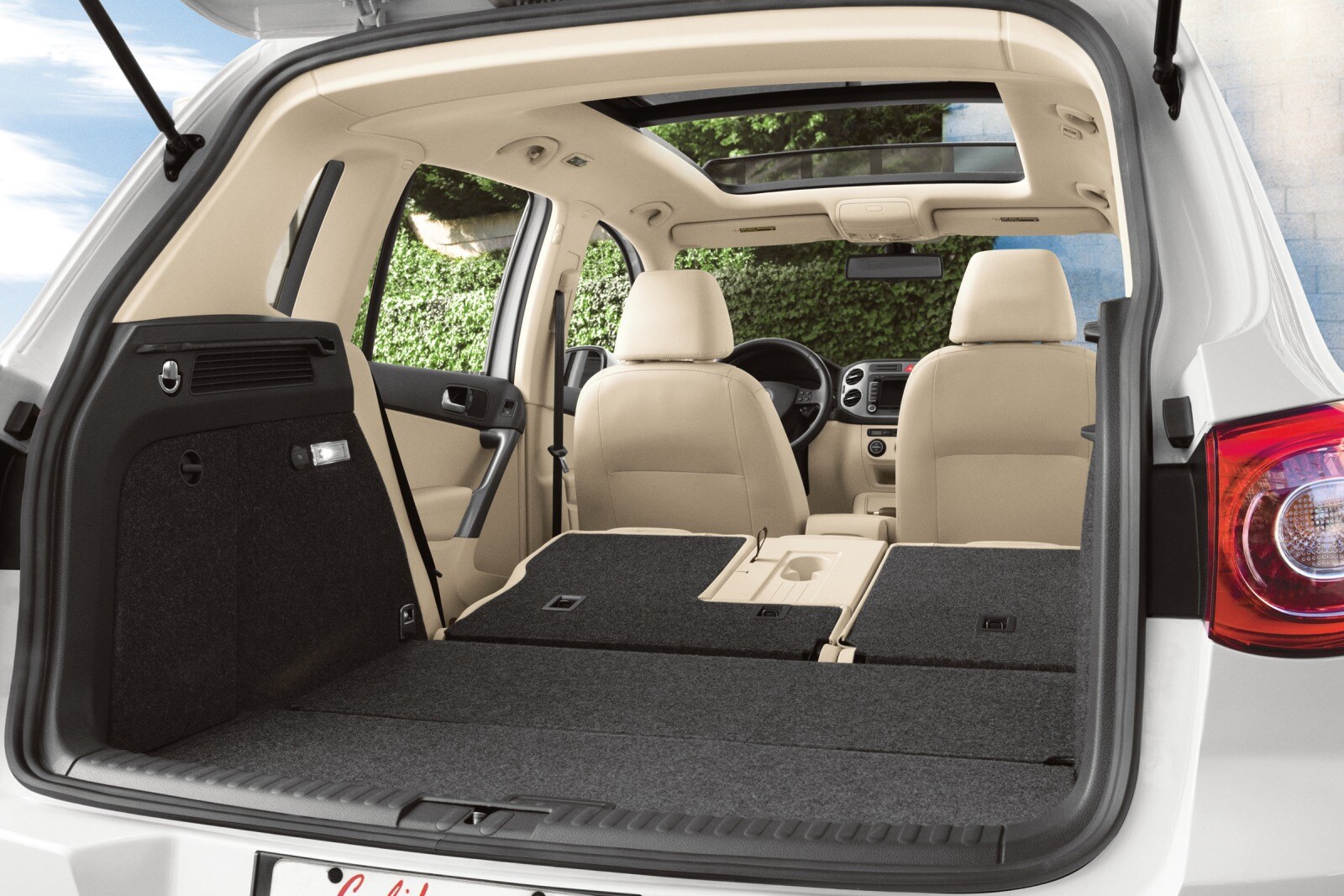 2010 Volkswagen Tiguan interior CARGO