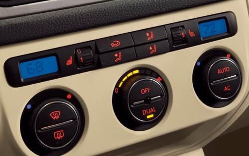 2010 Volkswagen Tiguan interior CC